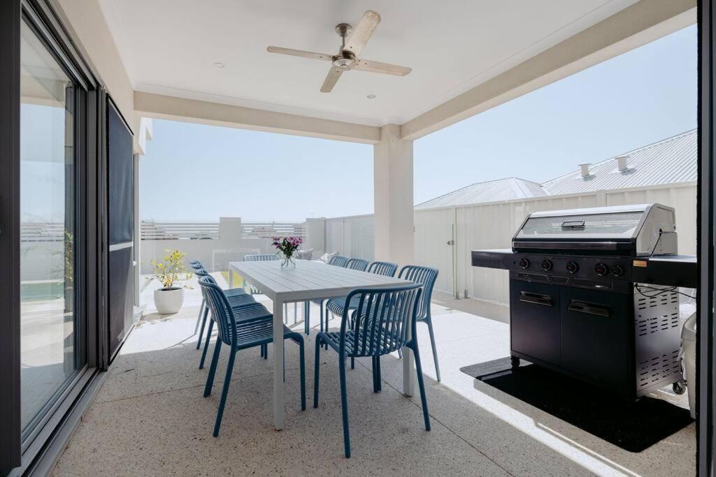 Above The Clouds By St Nicholas Holiday home Perth