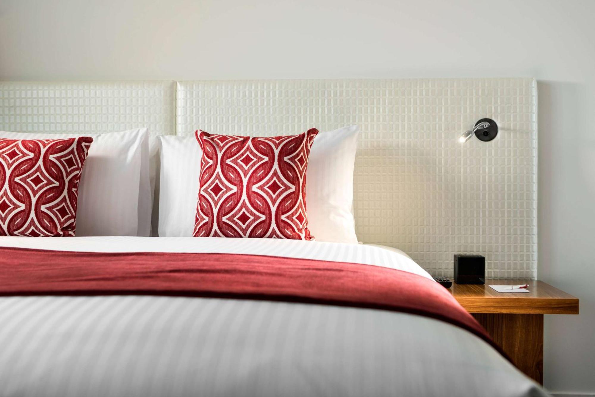 Ramada By Wyndham Vetroblu Scarborough Hotel 4*