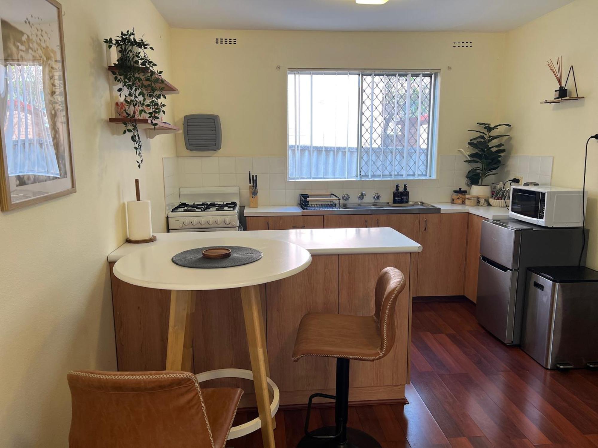 Cosy & Private, Walk To East Vic Park *