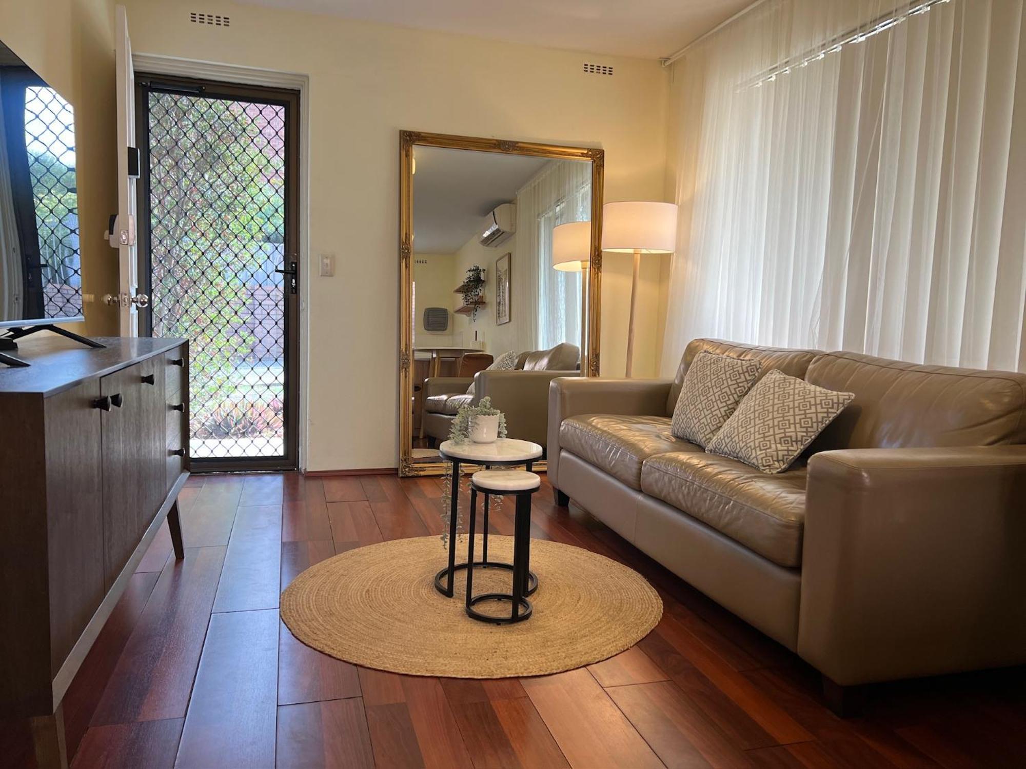 Cosy & Private, Walk To East Vic Park * Perth