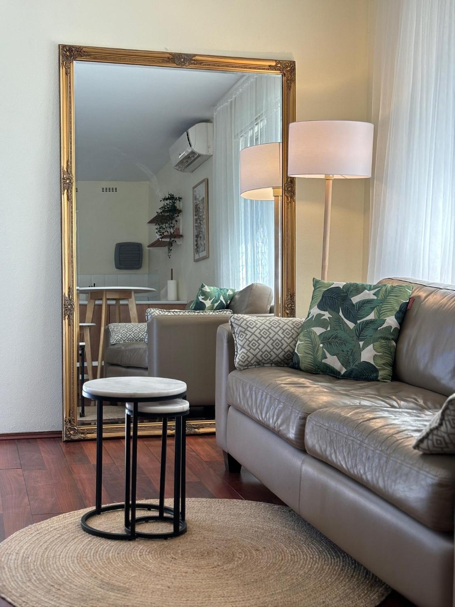 Cosy & Private, Walk To East Vic Park *