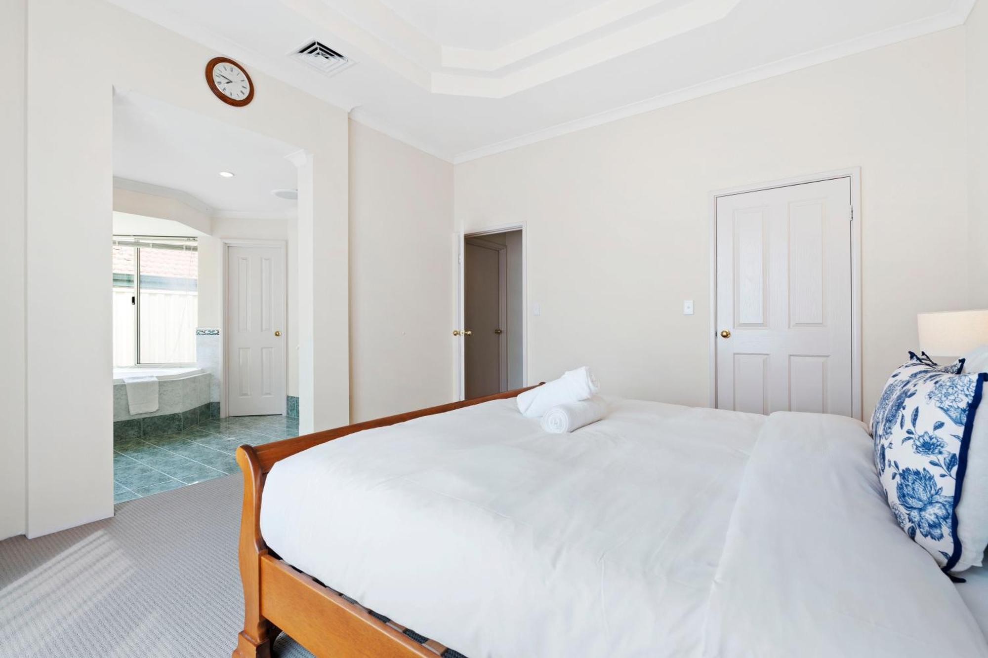 8 Flecker - Winthrop Mansion Holiday home *