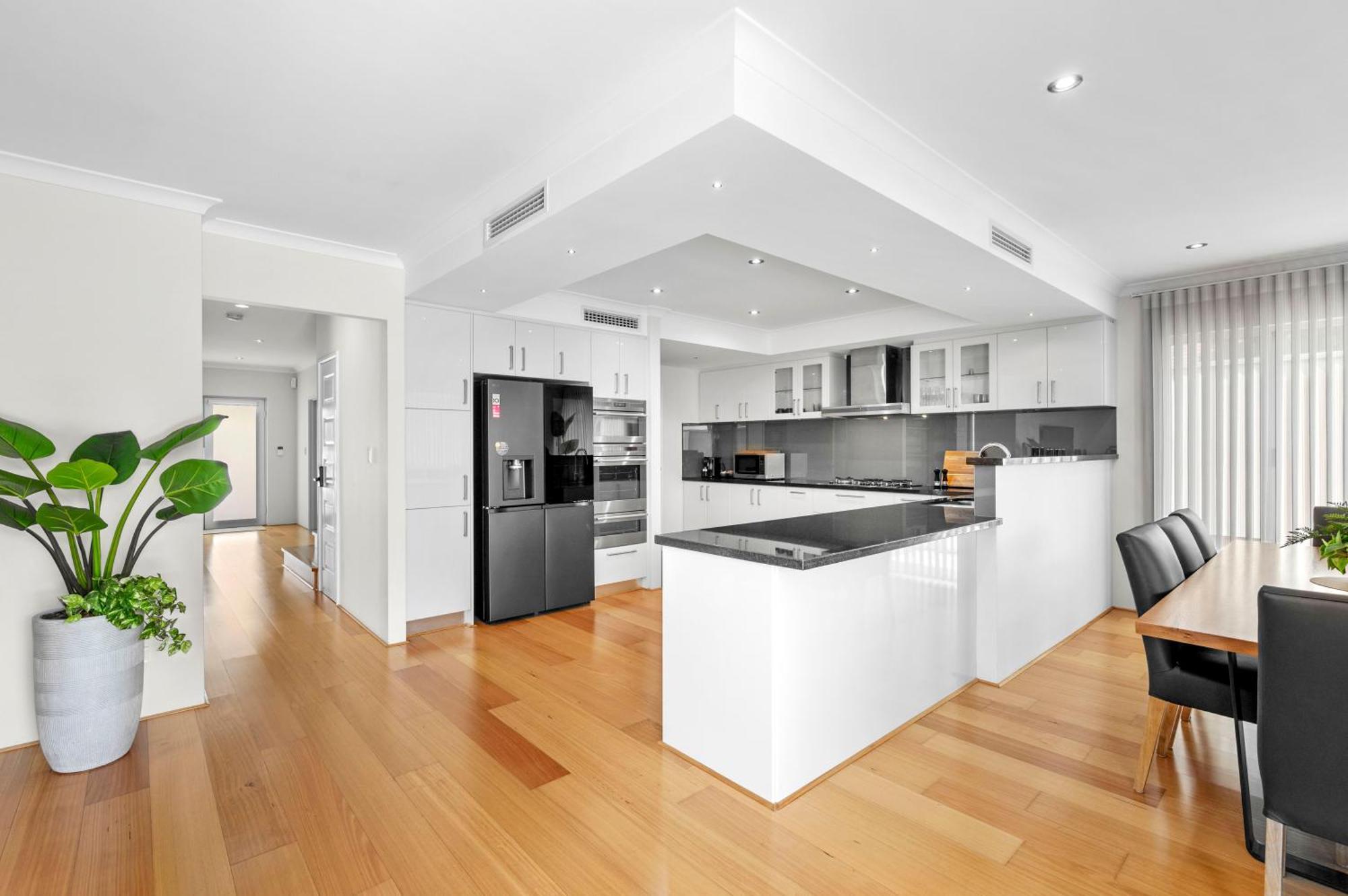 10 Majestic Maylands 4brwalk To River! Holiday home