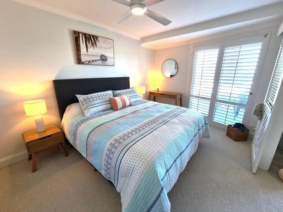 Scarborough Shores - Beachfront Apartment