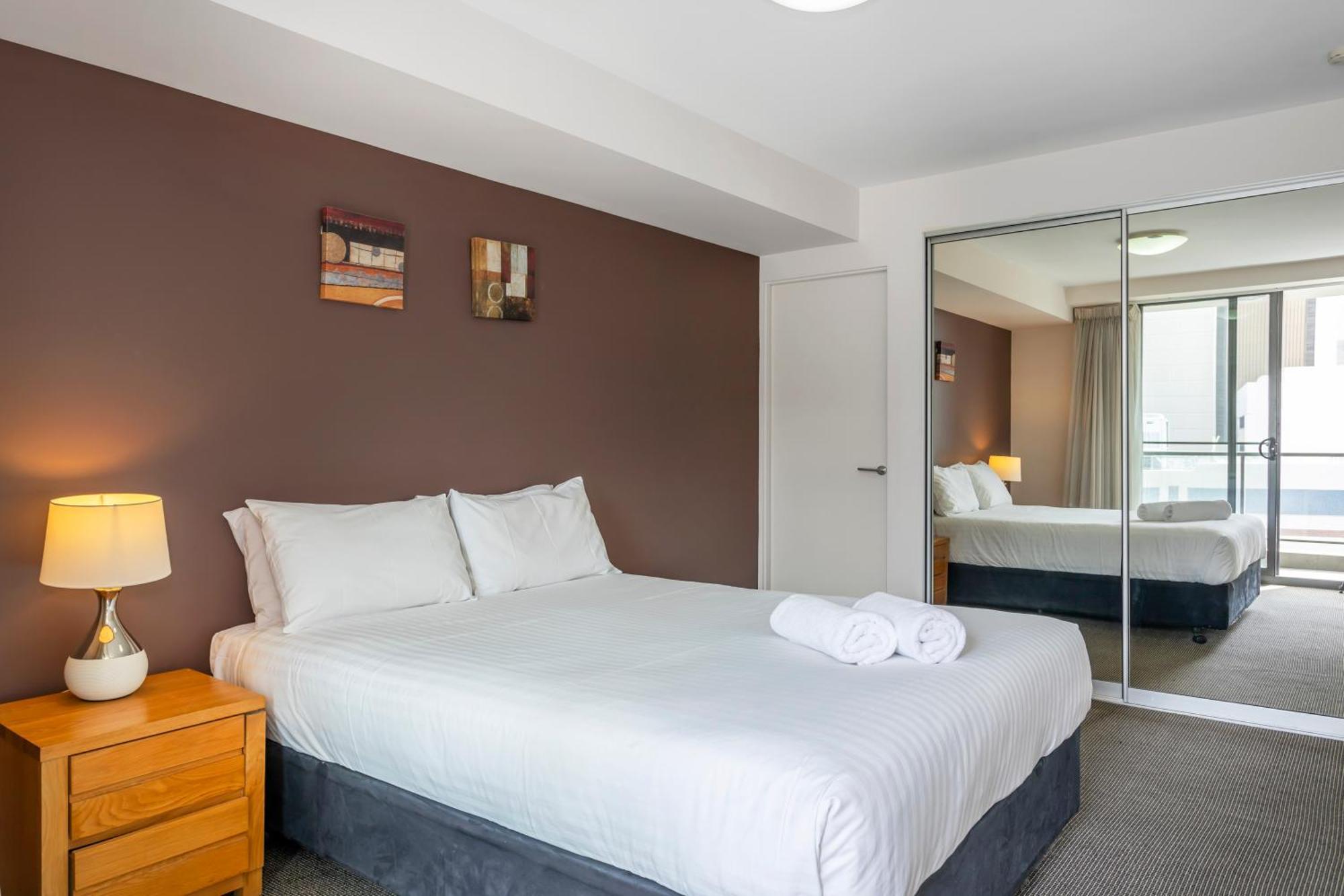 Code - Executive Escapes * Perth