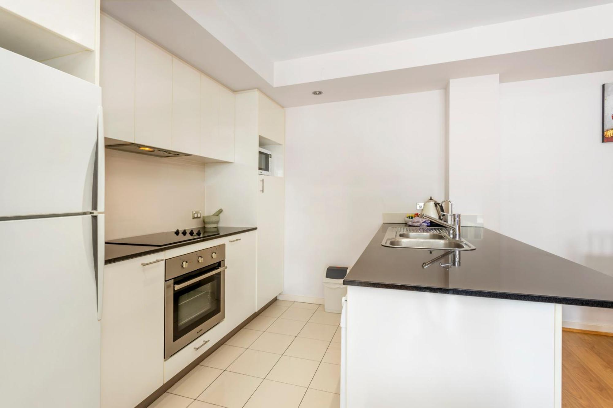 Code - Executive Escapes Apartment *