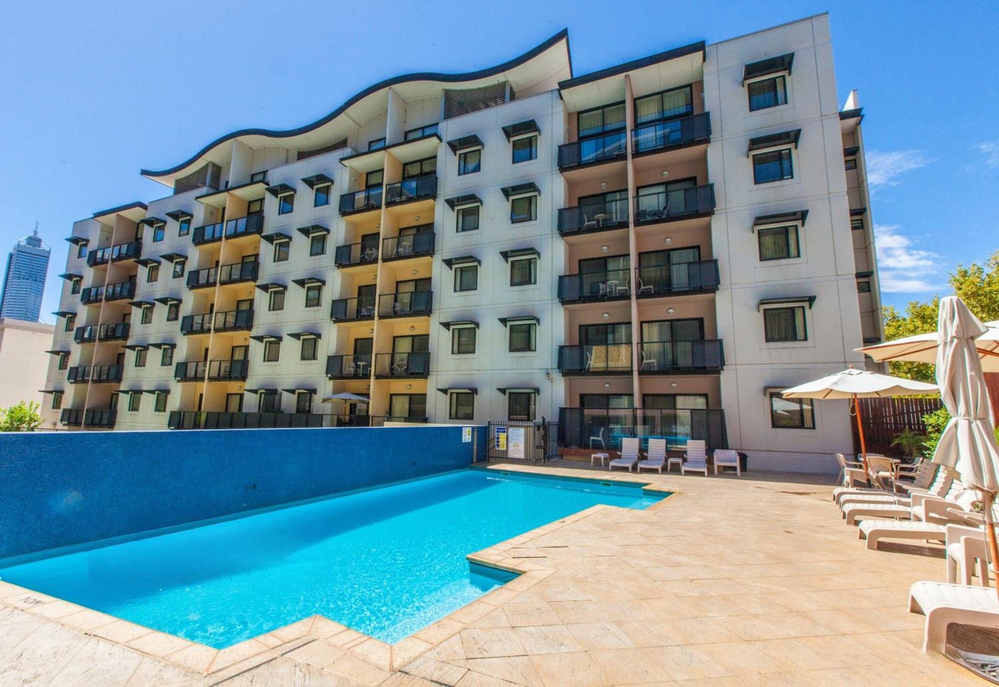 Apartemen 2 Paradise Pool Parking Huge 1br Cbd *