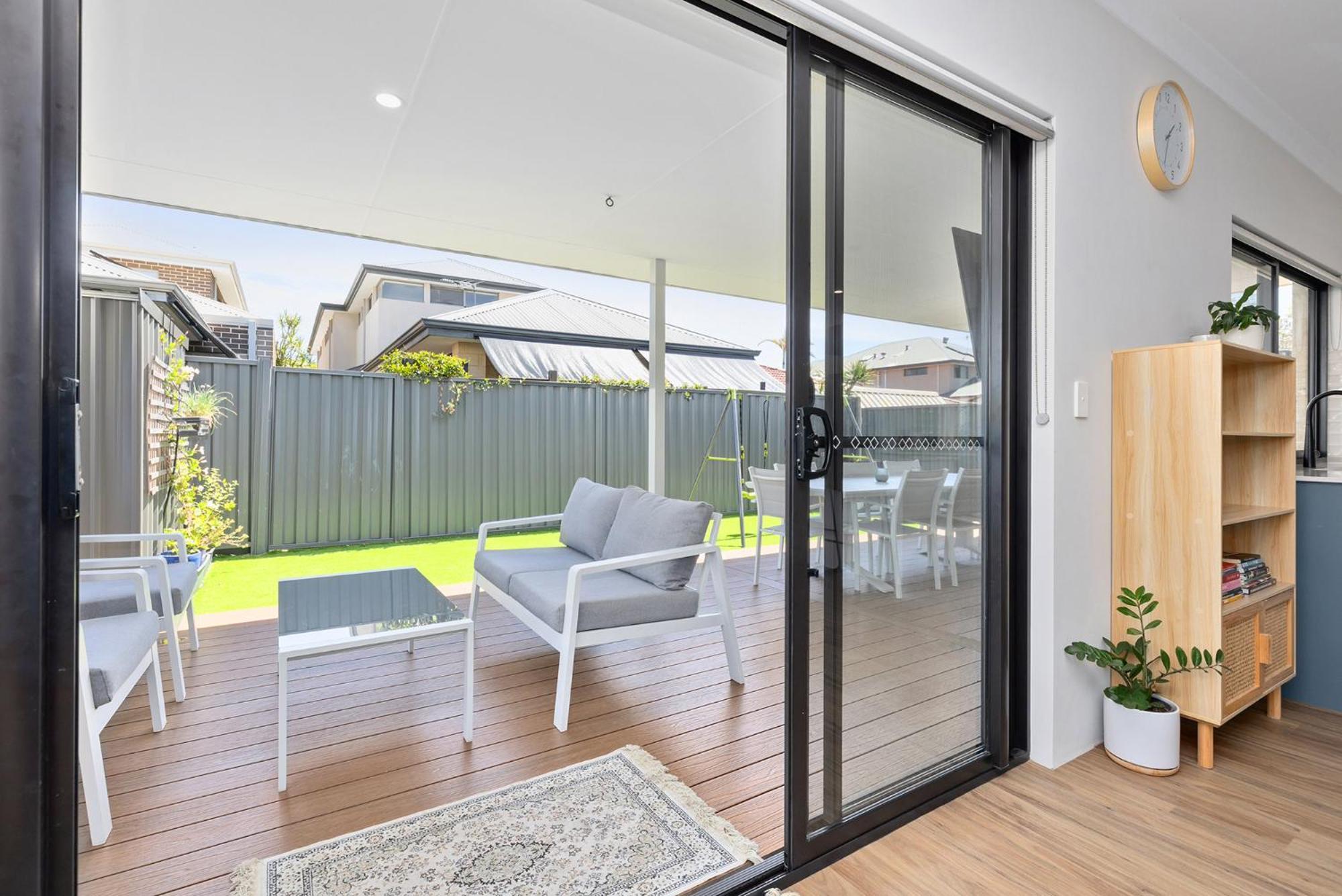Family Friendly Close 2 Airport, Optus, Crown &