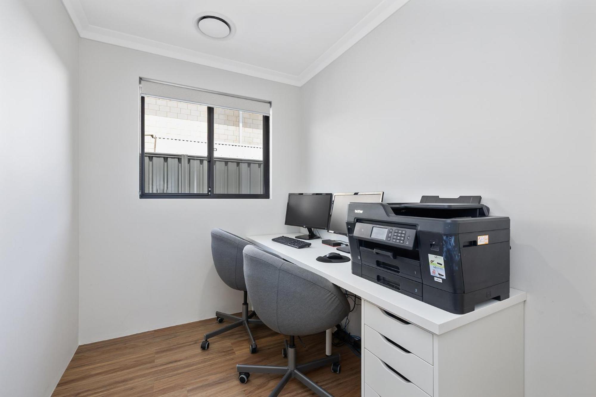 Holiday home Family Friendly Close 2 Airport, Optus, Crown & *