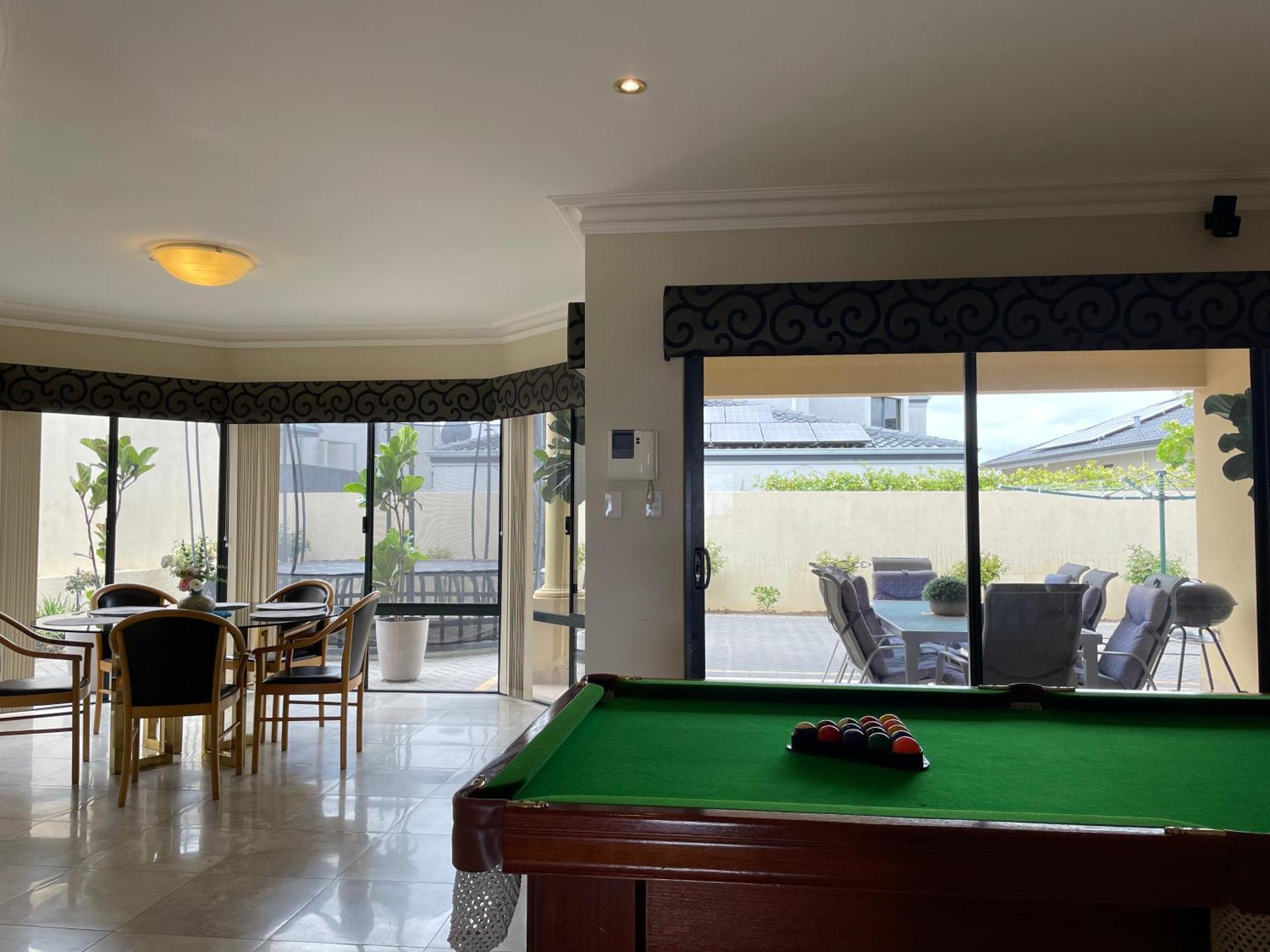 2-story, Views, Bbq & Perth