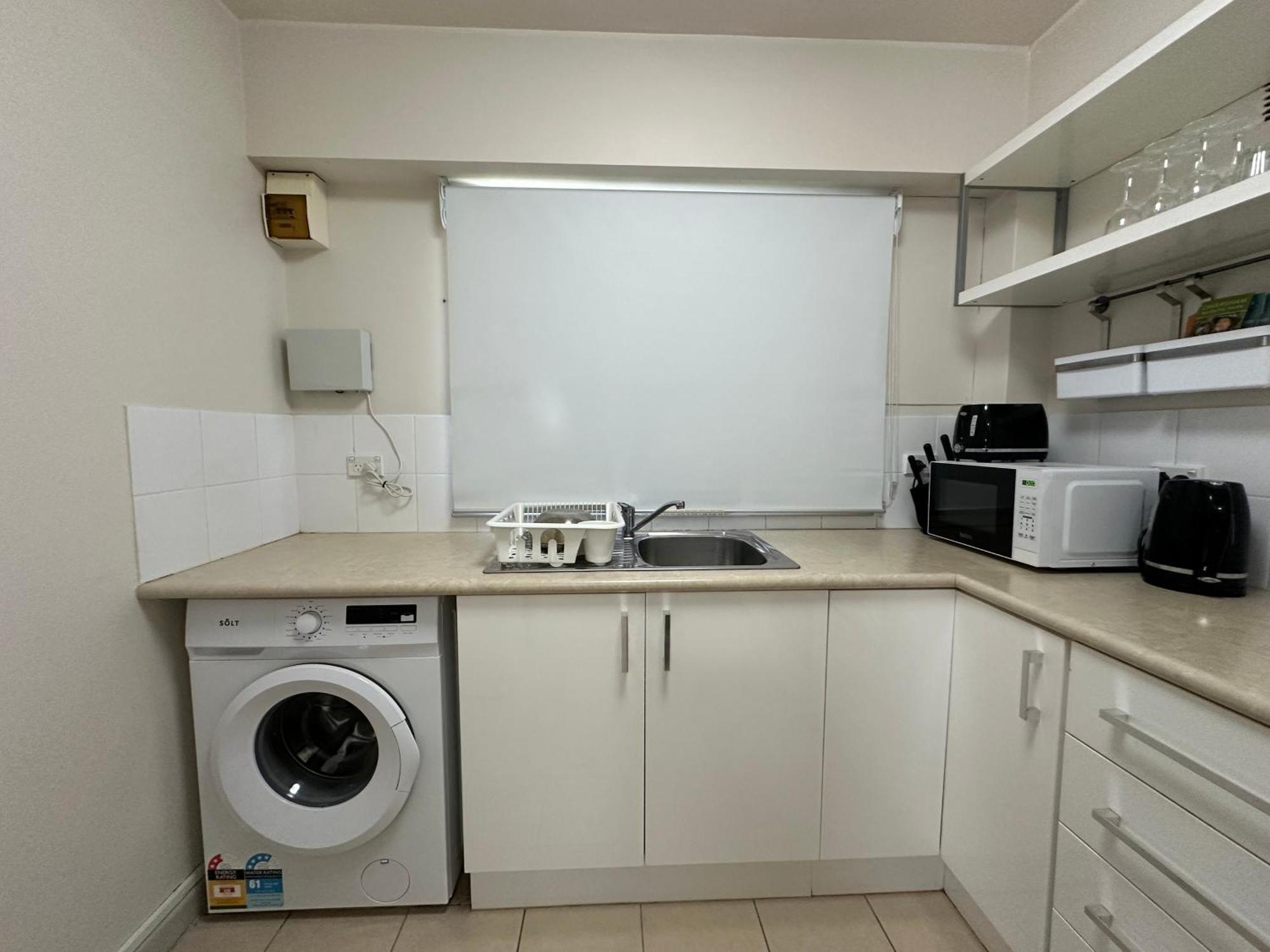 King George Nest - With Parking In Victoria Park Apartment *