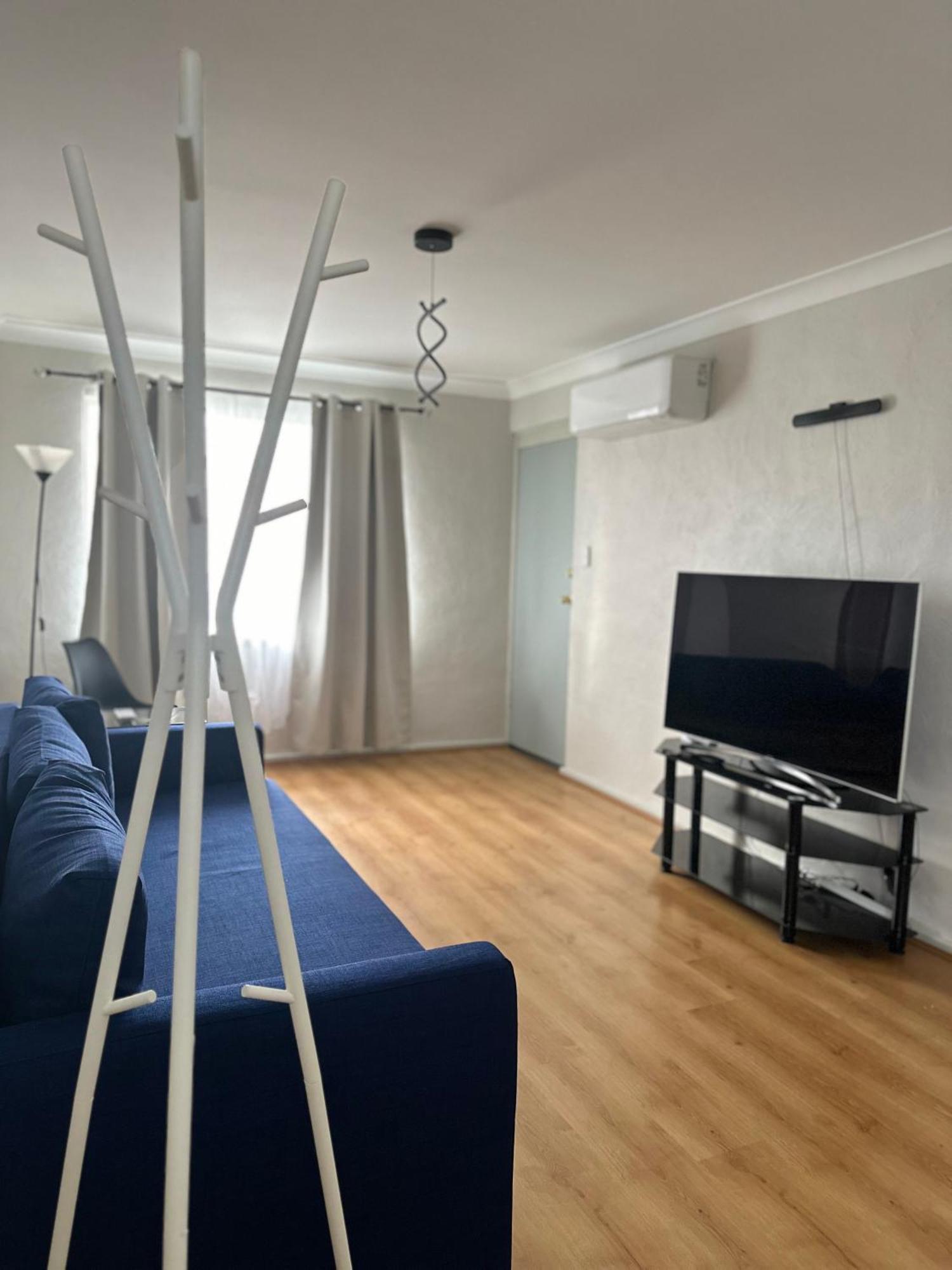 Lakeside Living Apartemen Perth
