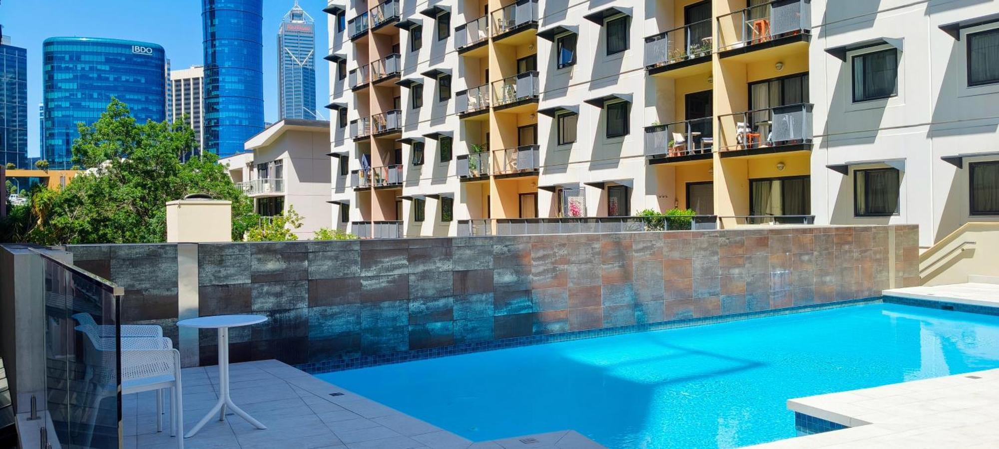 Apartment Resort-style Living In Cbd - 2x2 Perth