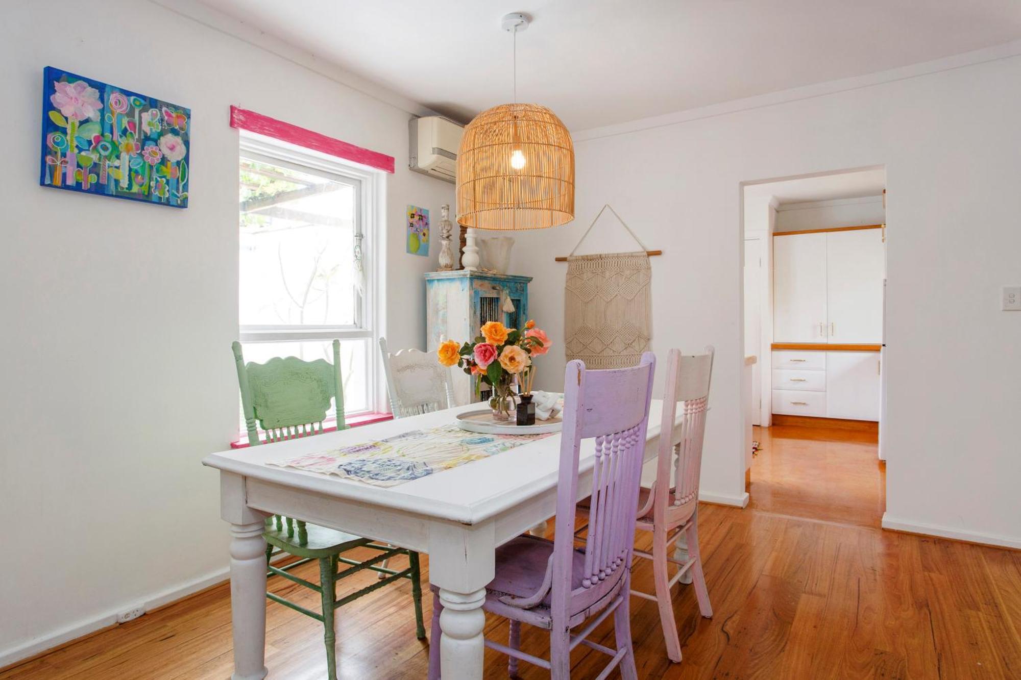 Bright & Breezy Beachside Unit In Scarborough Holiday home