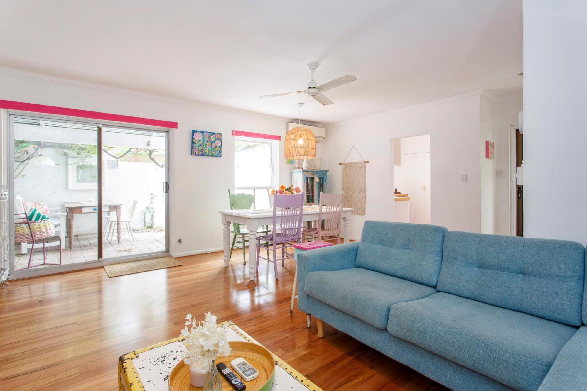 Bright & Breezy Beachside Unit In Scarborough Holiday home Perth
