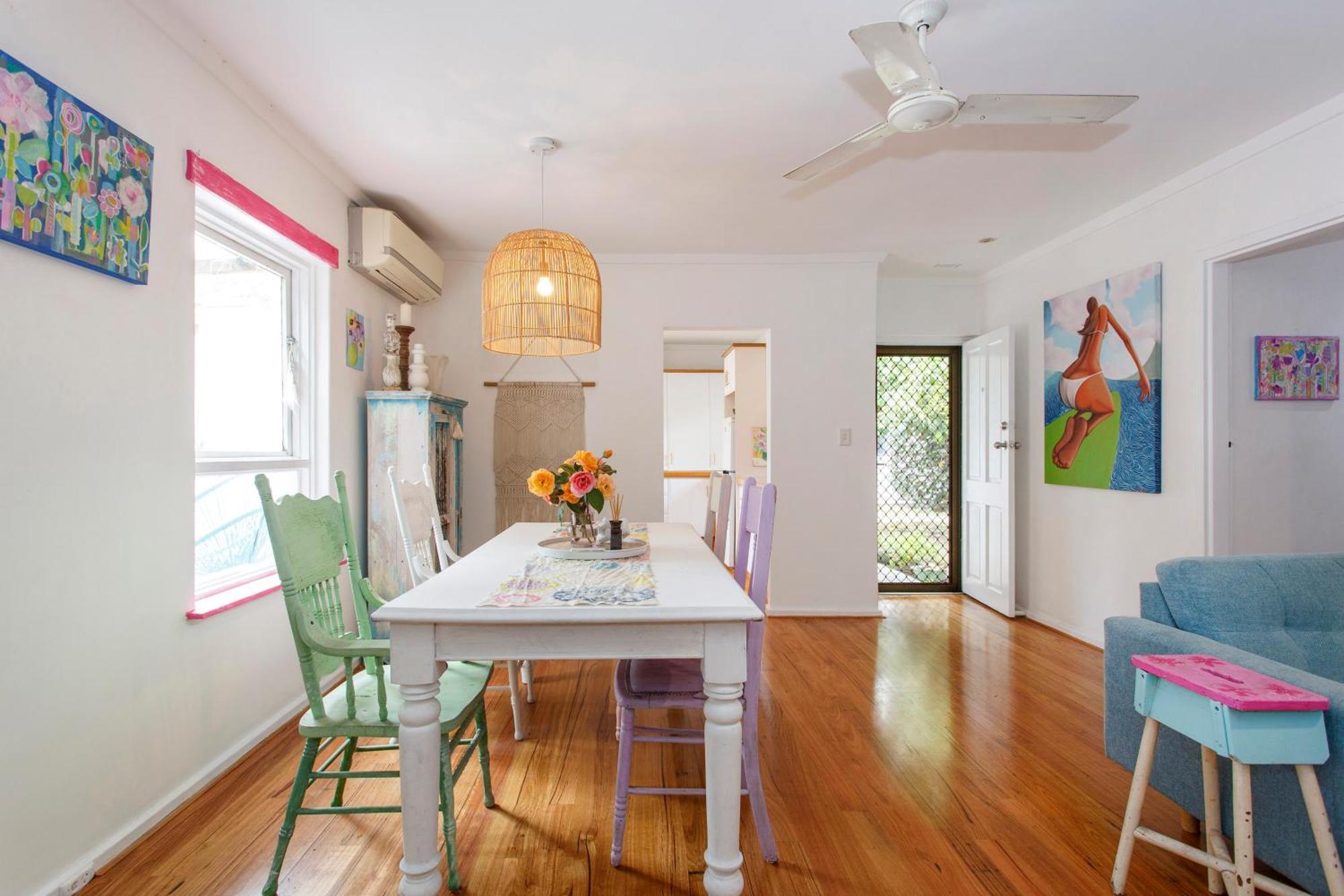 Holiday home Bright & Breezy Beachside Unit In Scarborough *