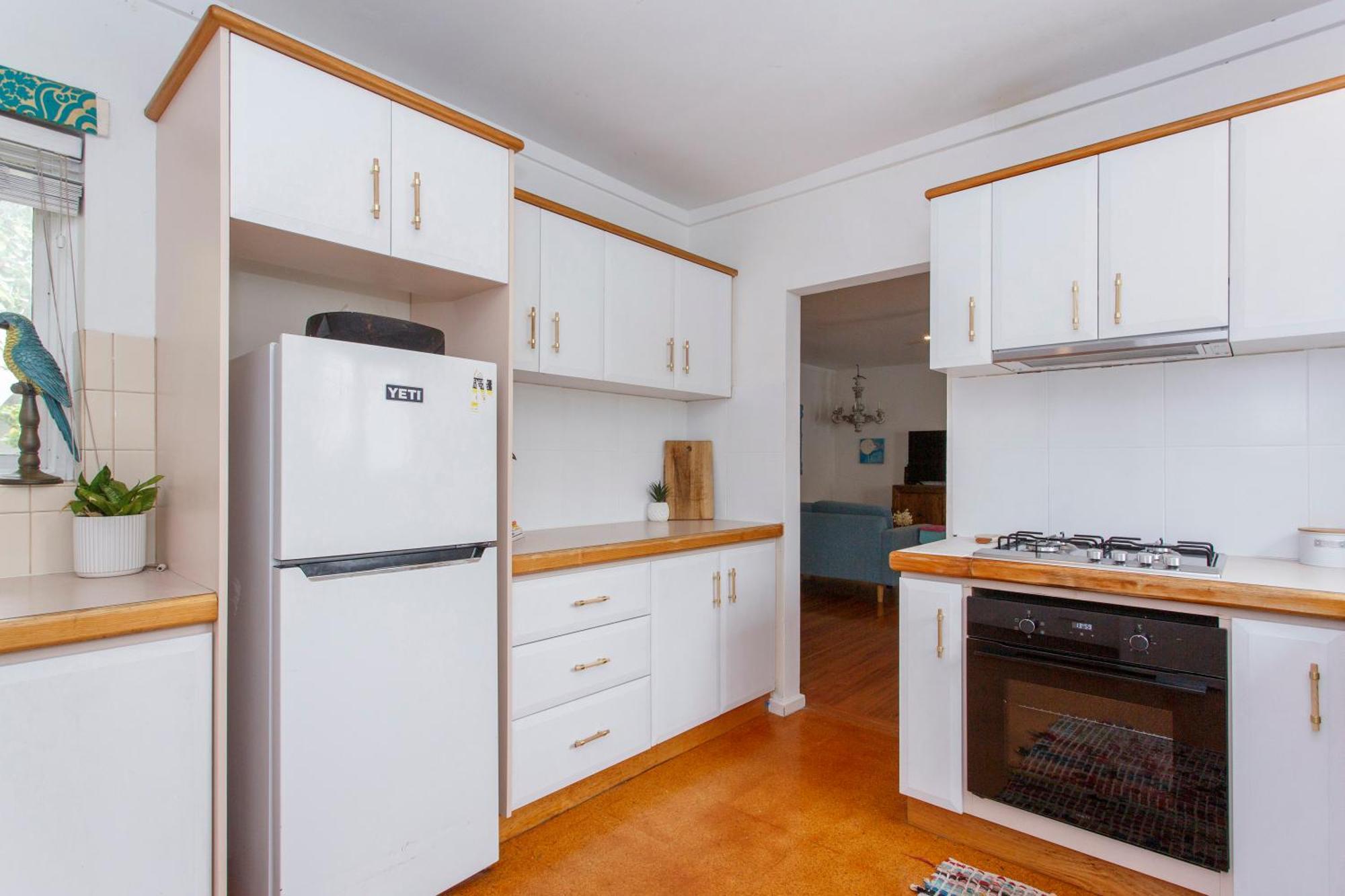 Bright & Breezy Beachside Unit In Scarborough *