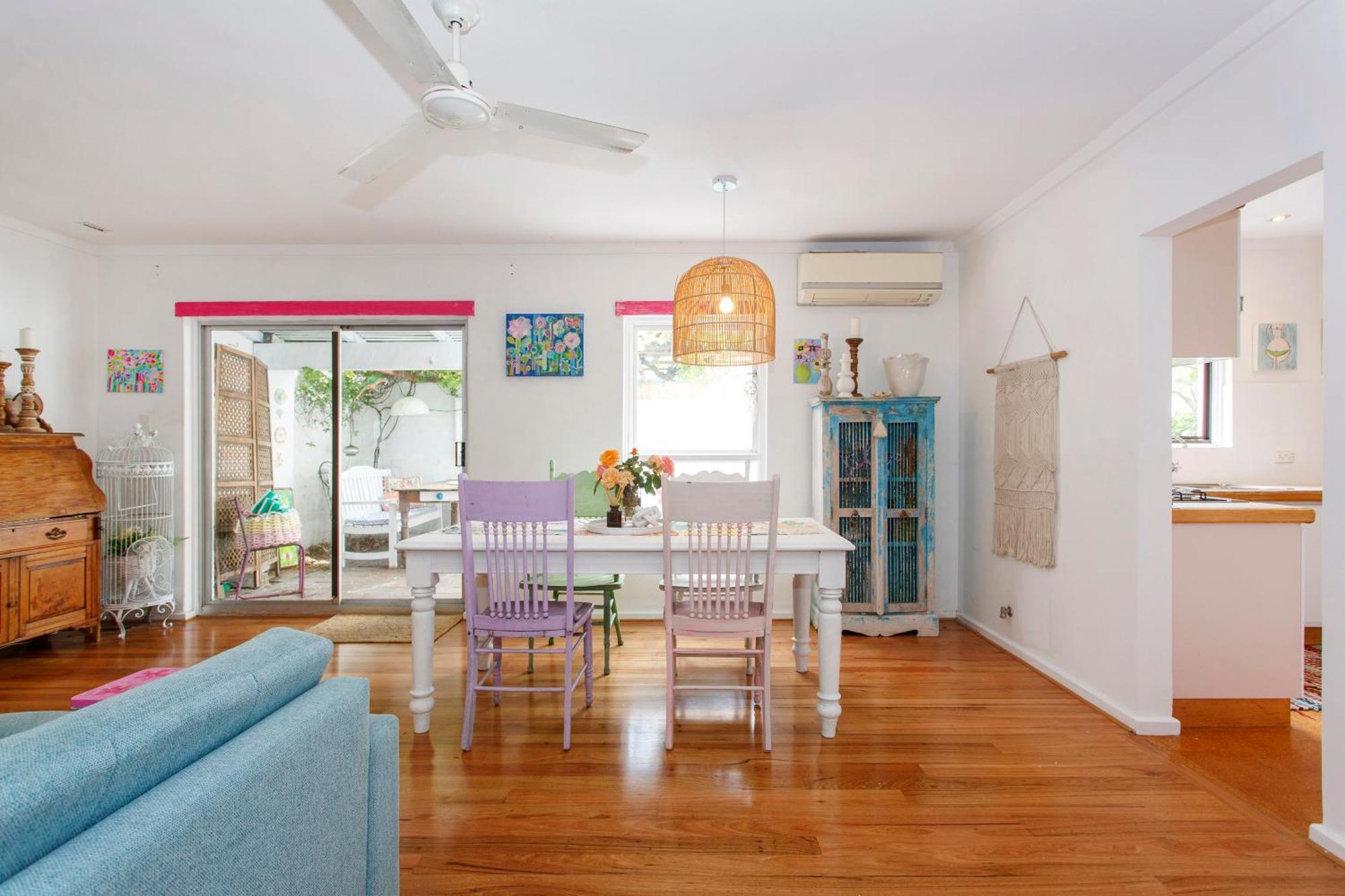Holiday home Bright & Breezy Beachside Unit In Scarborough *