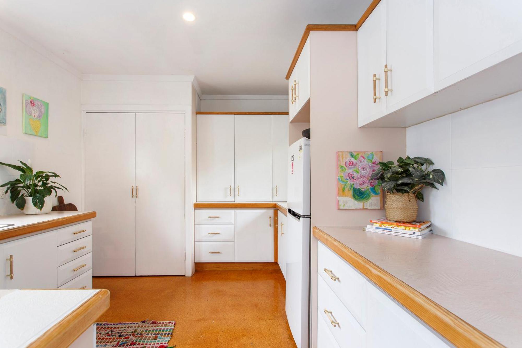 Bright & Breezy Beachside Unit In Scarborough Perth