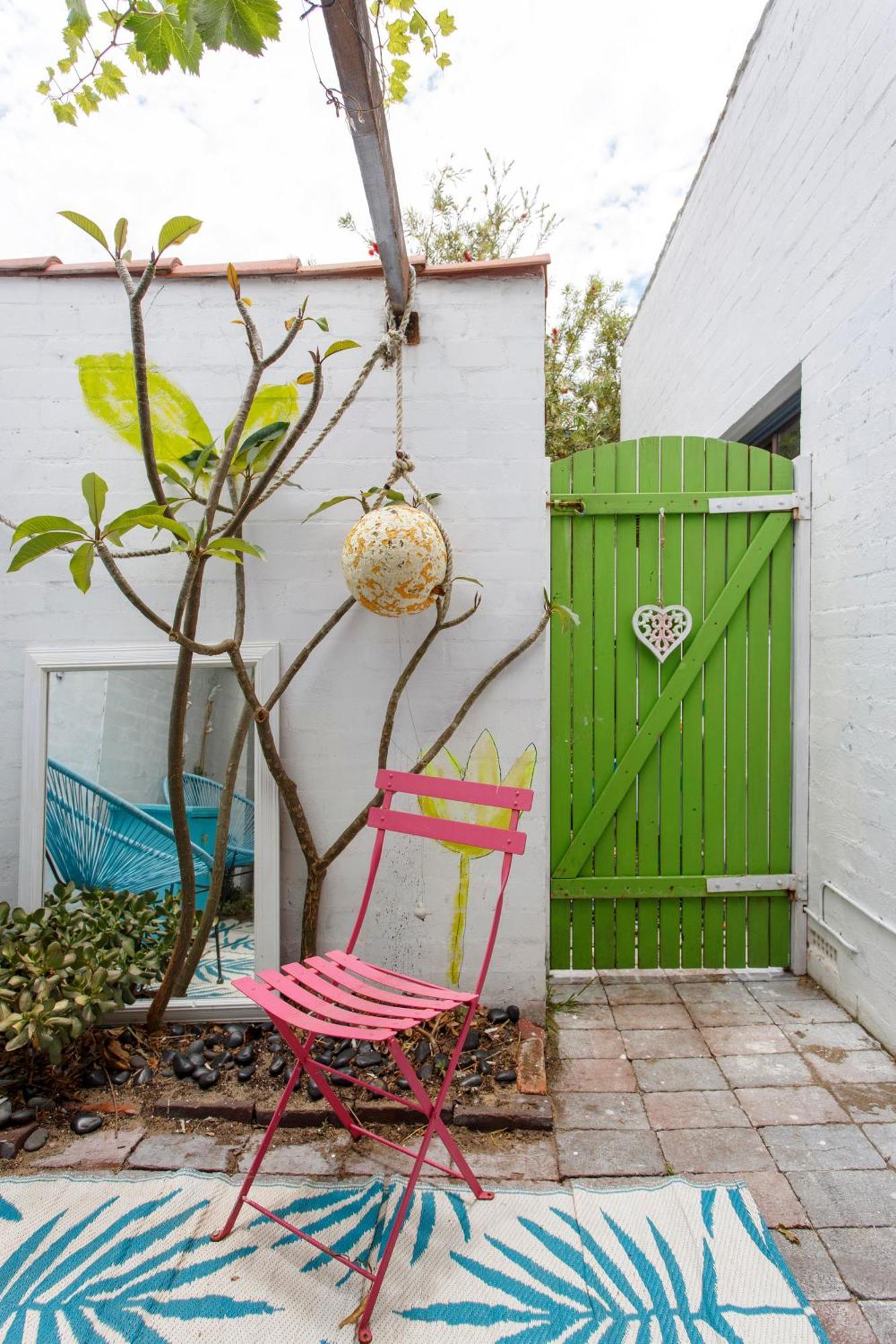 Bright & Breezy Beachside Unit In Scarborough Holiday home *