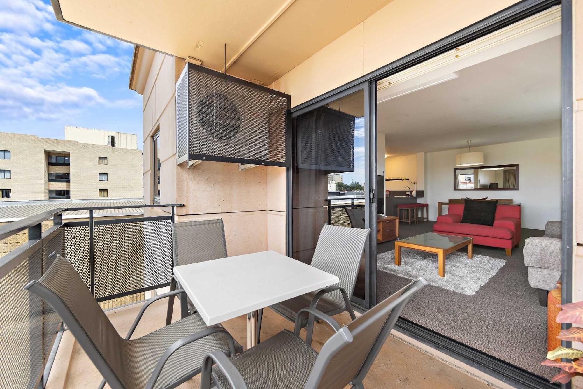 East Sanctuary Apartment *