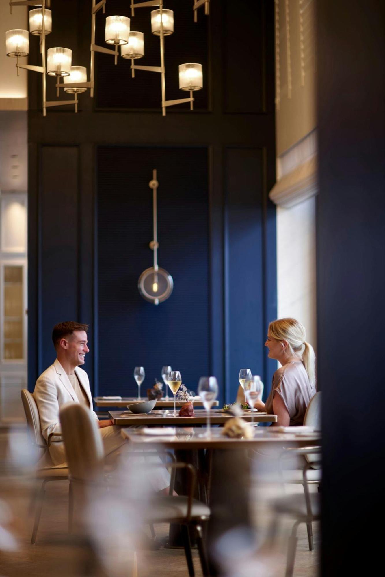 The Ritz-carlton,