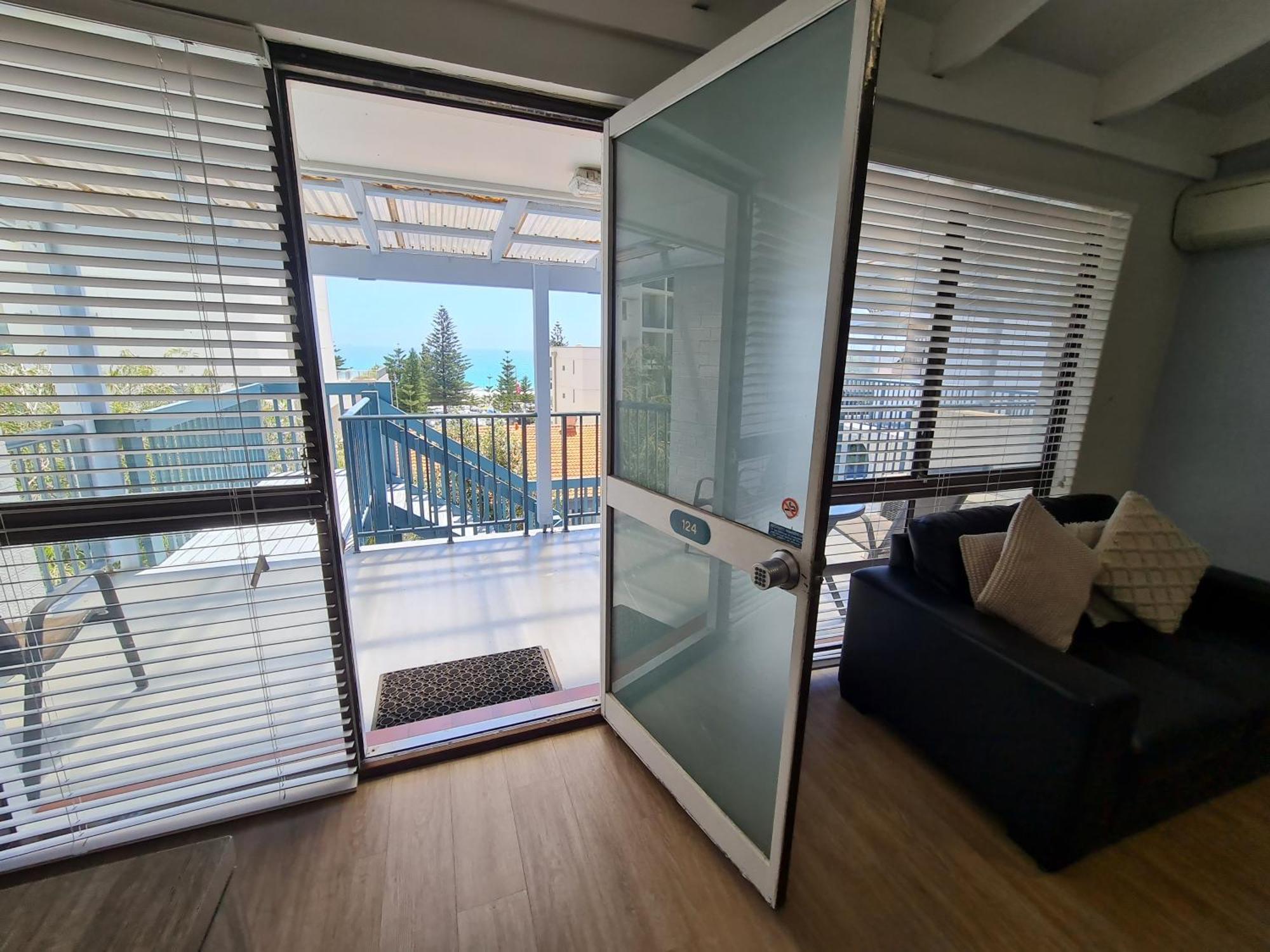 Apartment Coastal Living Iconic Scarborough
