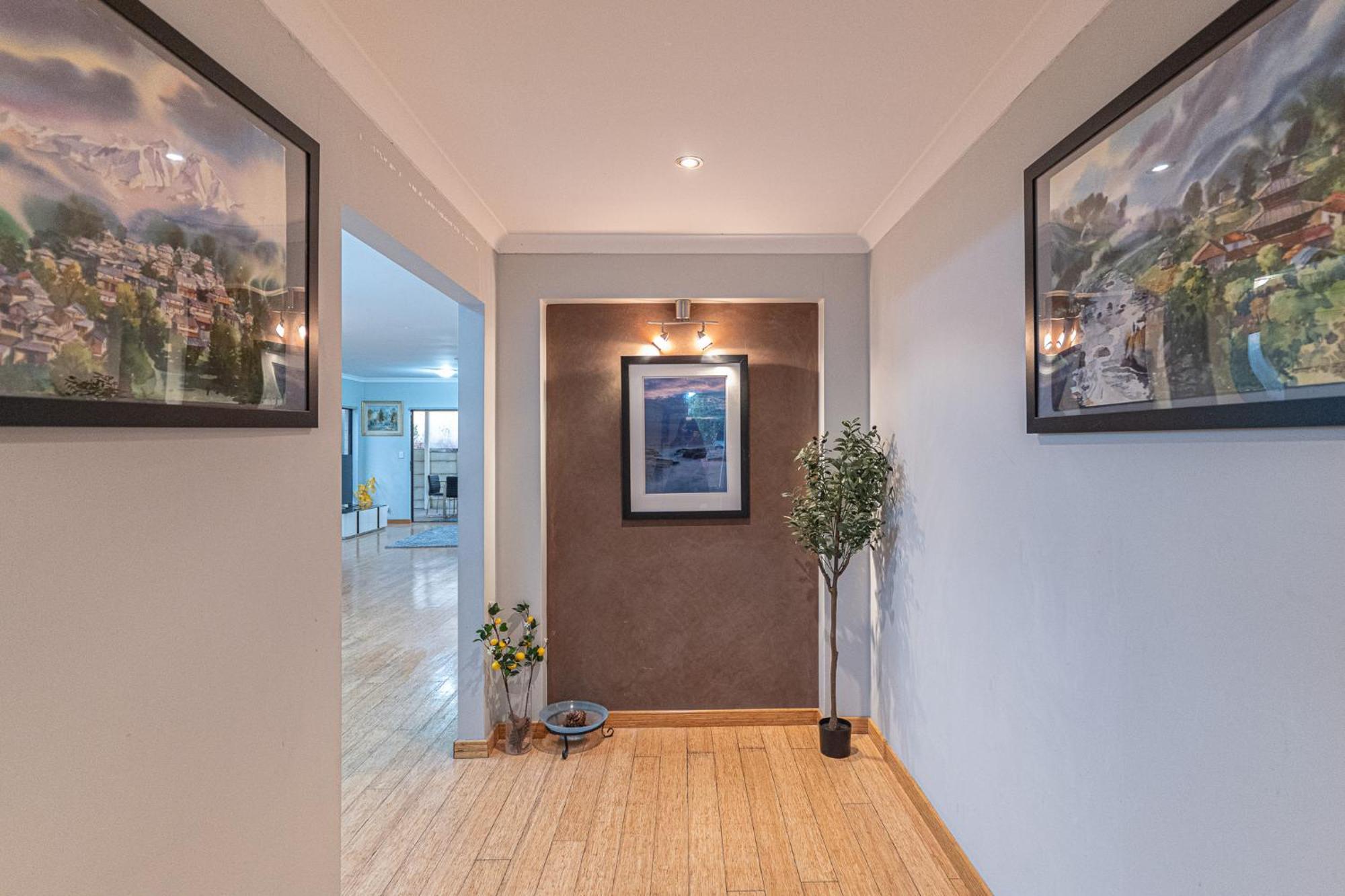 Airport 5Br Haven - Full Kitchen & Tranquil Holiday home