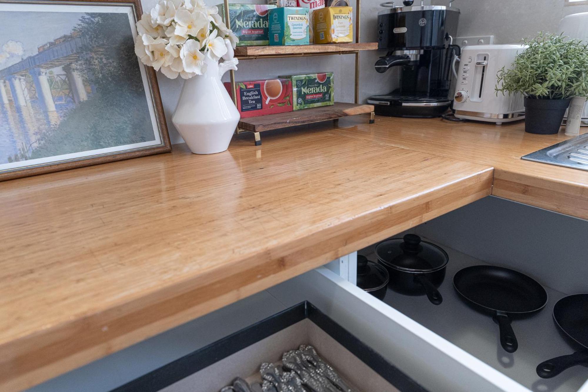 A1 Airport Haven - Quick Access, Comfy & Free Parking Holiday home *