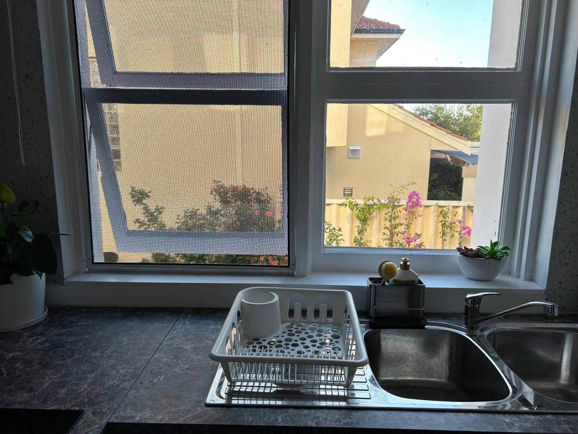 Como Beach Apartments Apartment *