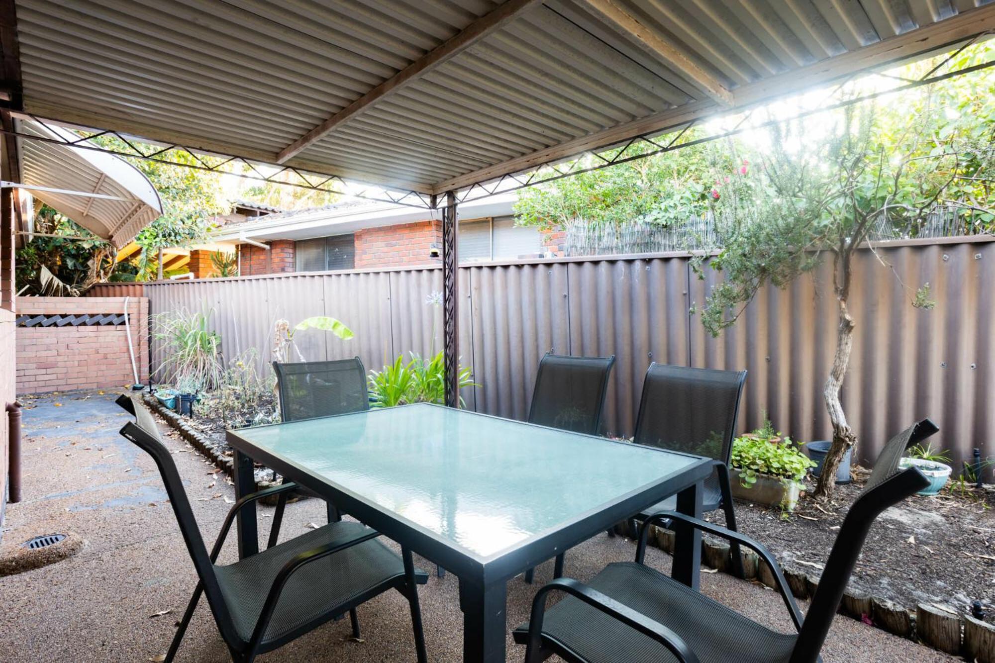 Apartment Well Equipped 3br With Backyard And Patio