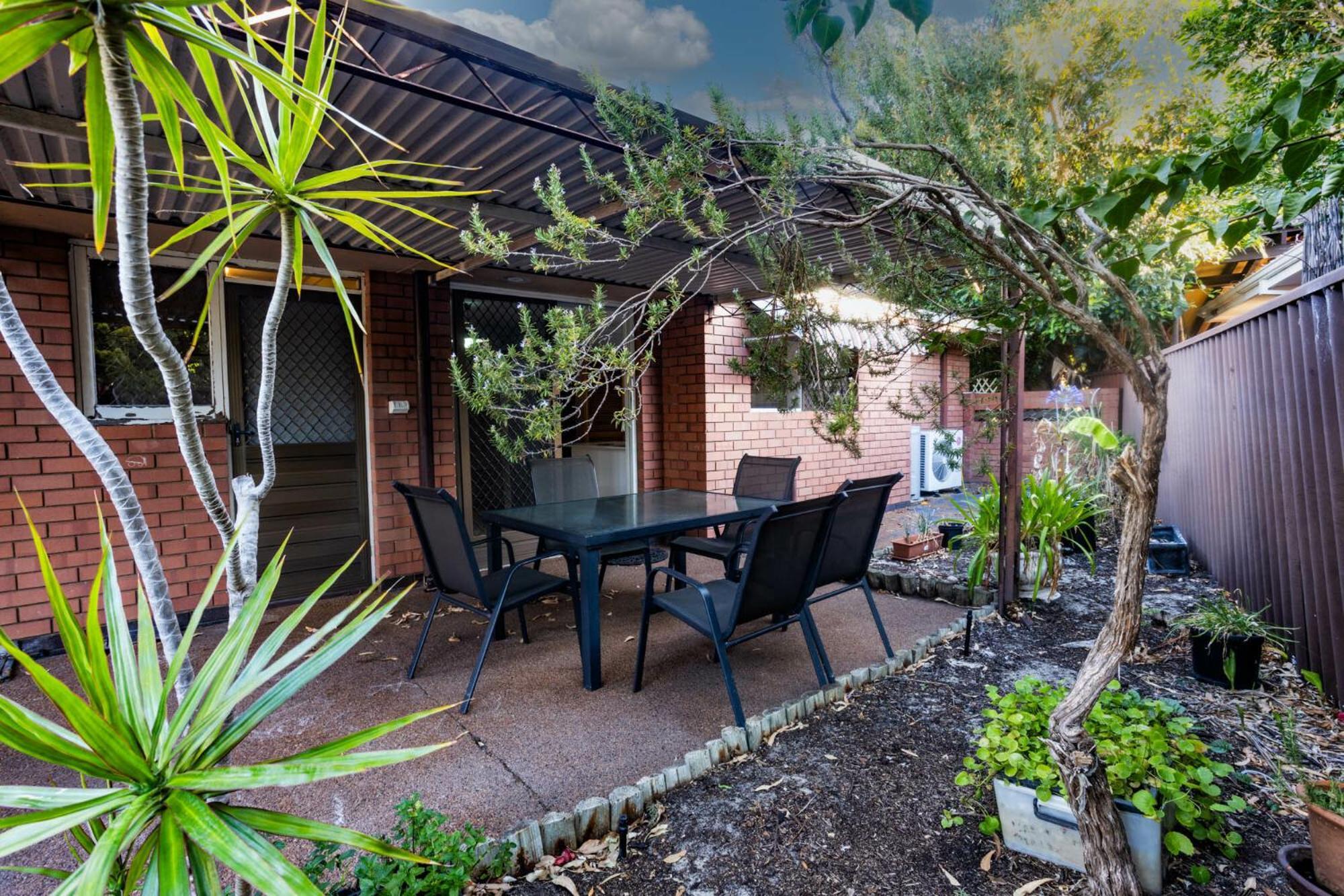 Well Equipped 3br With Backyard And Patio Perth