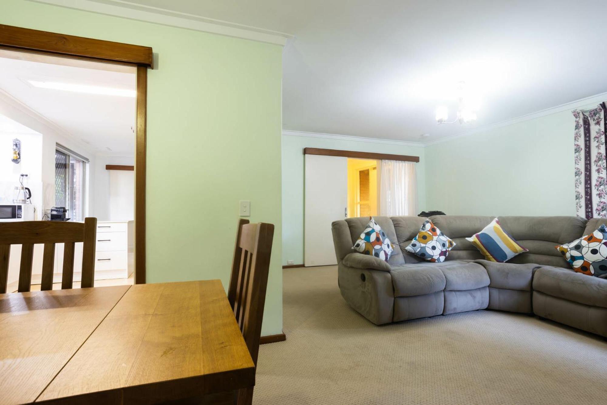 Well Equipped 3br With Backyard And Patio
