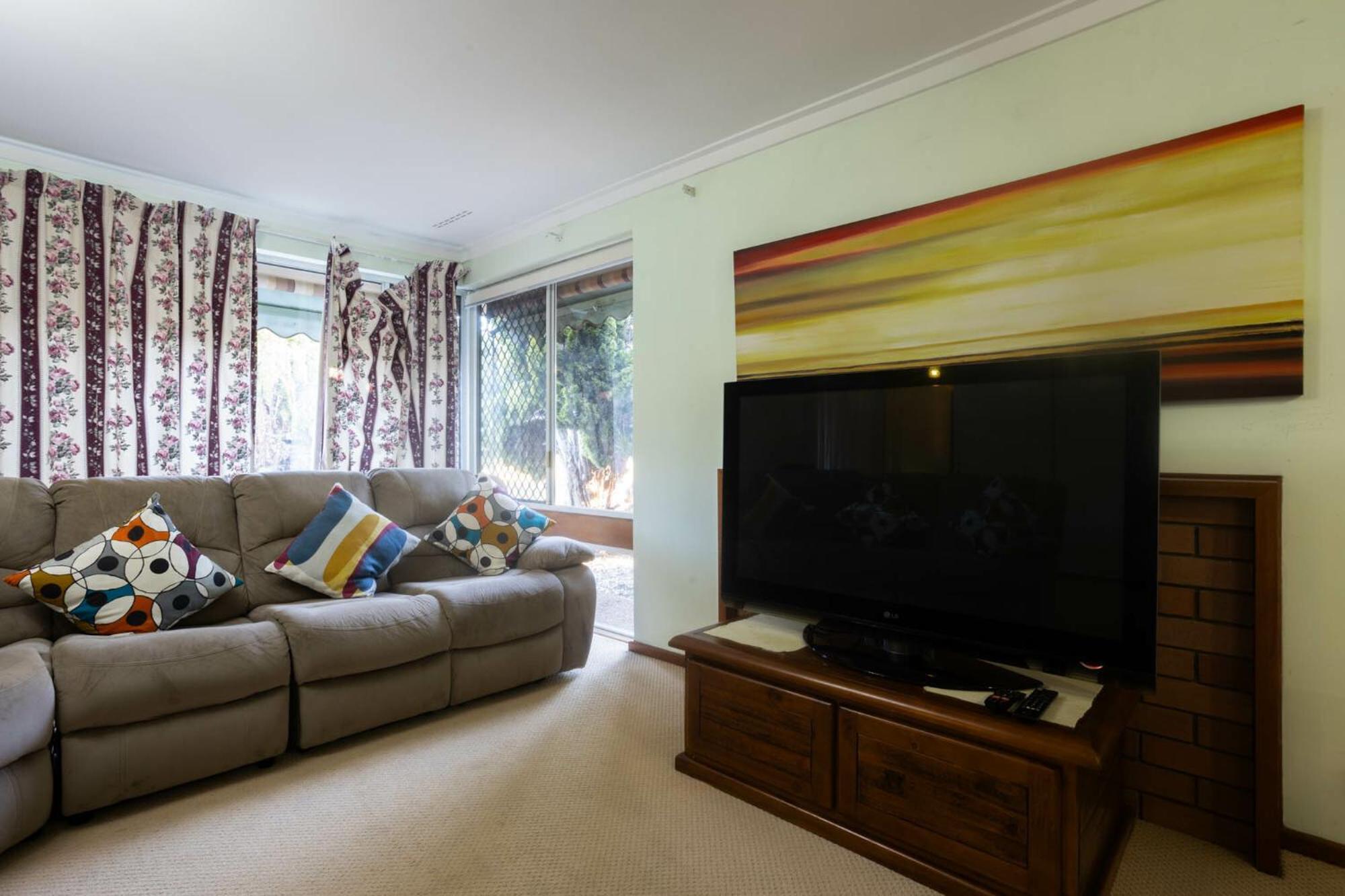 Apartment Well Equipped 3br With Backyard And Patio