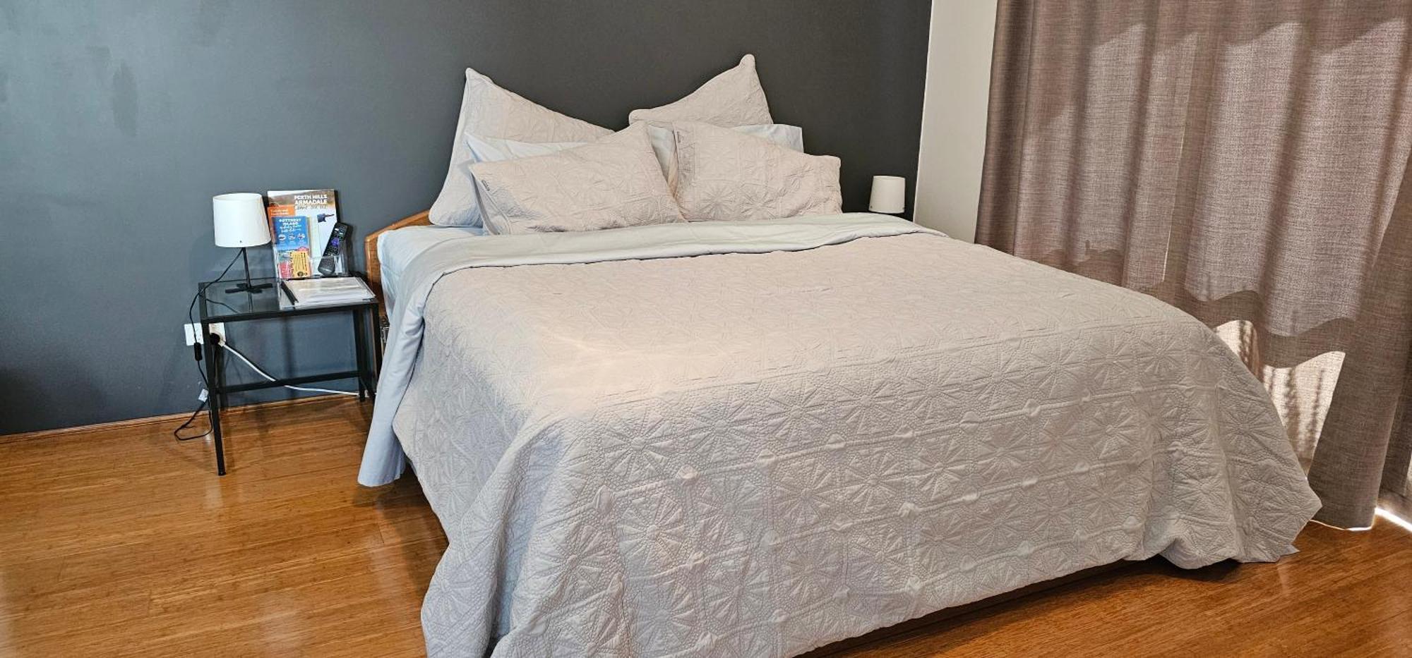 Private King Bed Guest * Perth