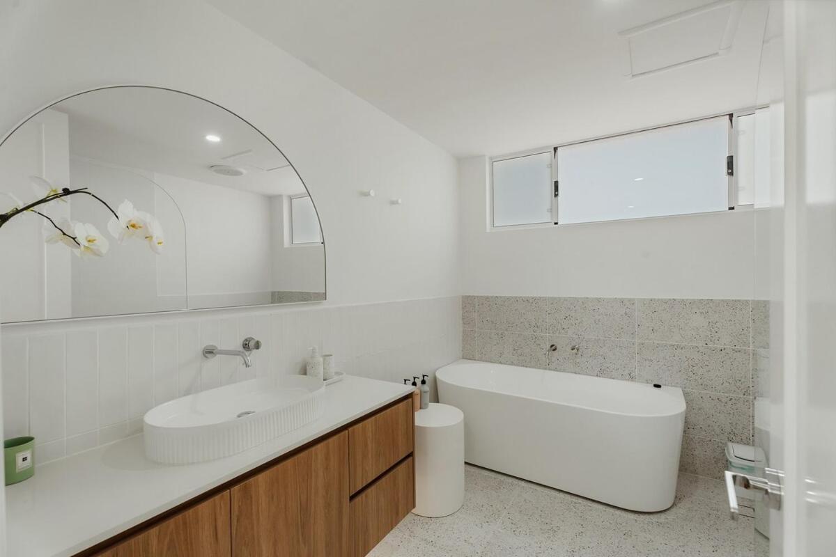 Well Furnished And In A Good Location Apartment *