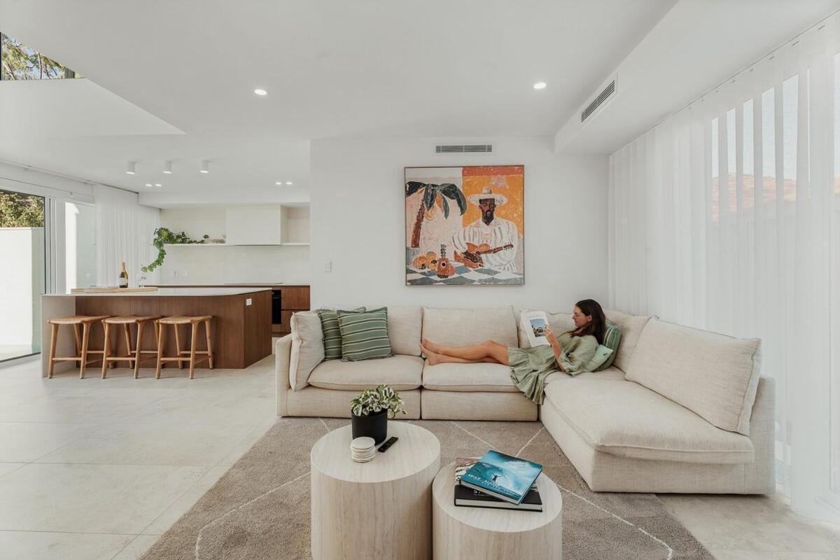 Well Furnished And In A Good Location * Perth