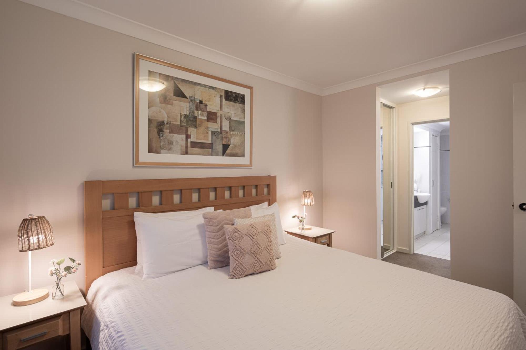 Downtown Escape * Perth