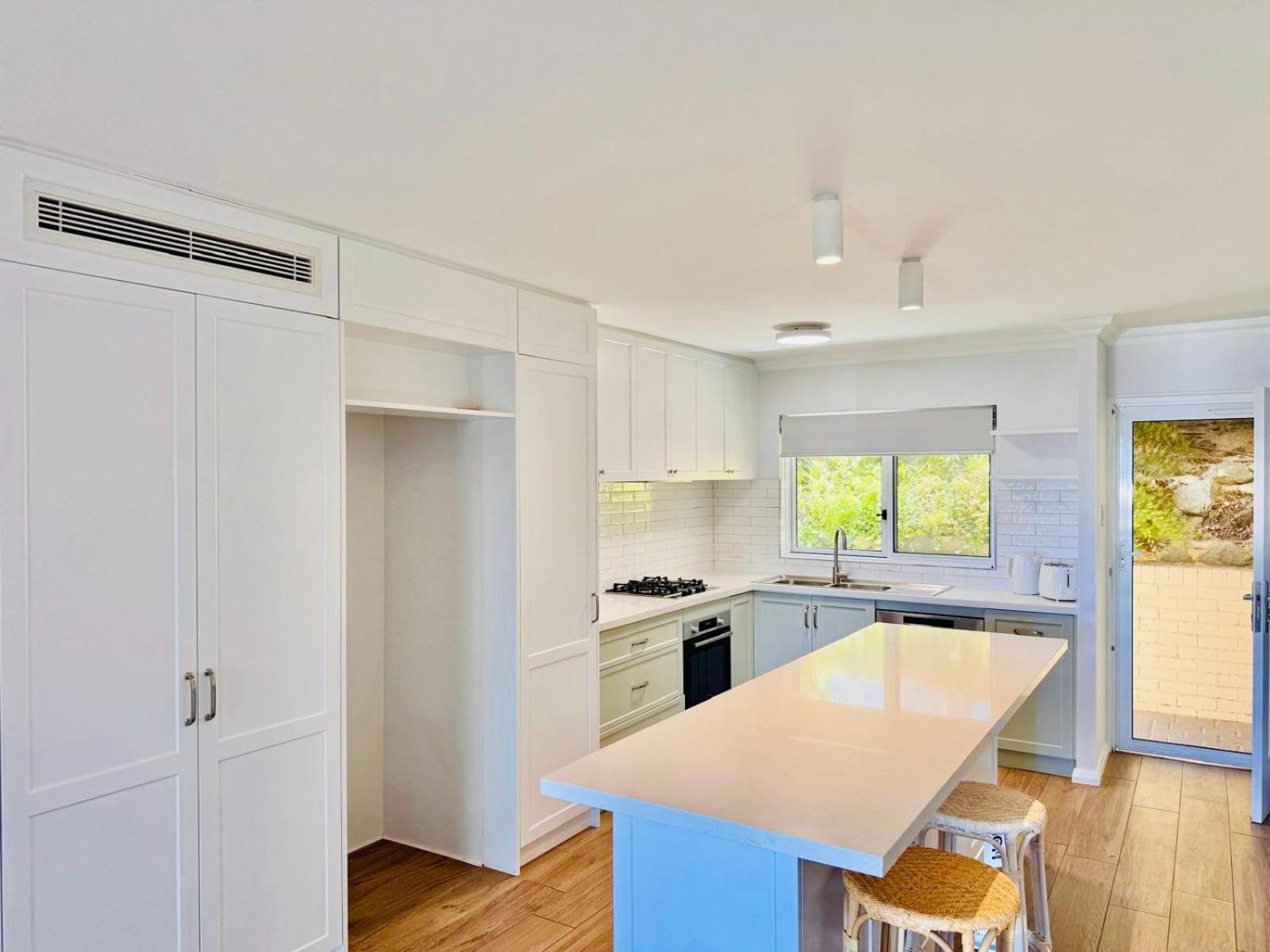 Perfect Oceanfront Cottesloe