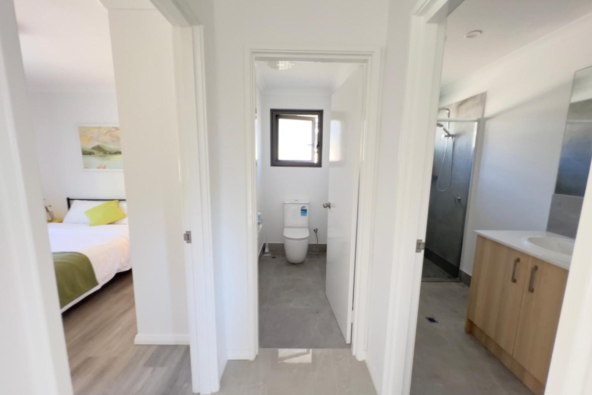 Rumah percutian B3 Near Airport - Cozy Home, Walk To Shops & Eats