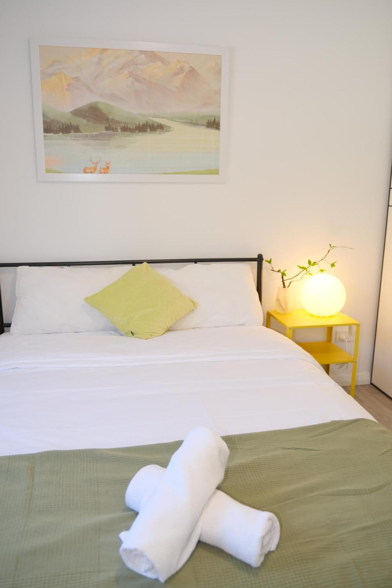 B3 Near Airport - Cozy Home, Walk To Shops & Eats Perth