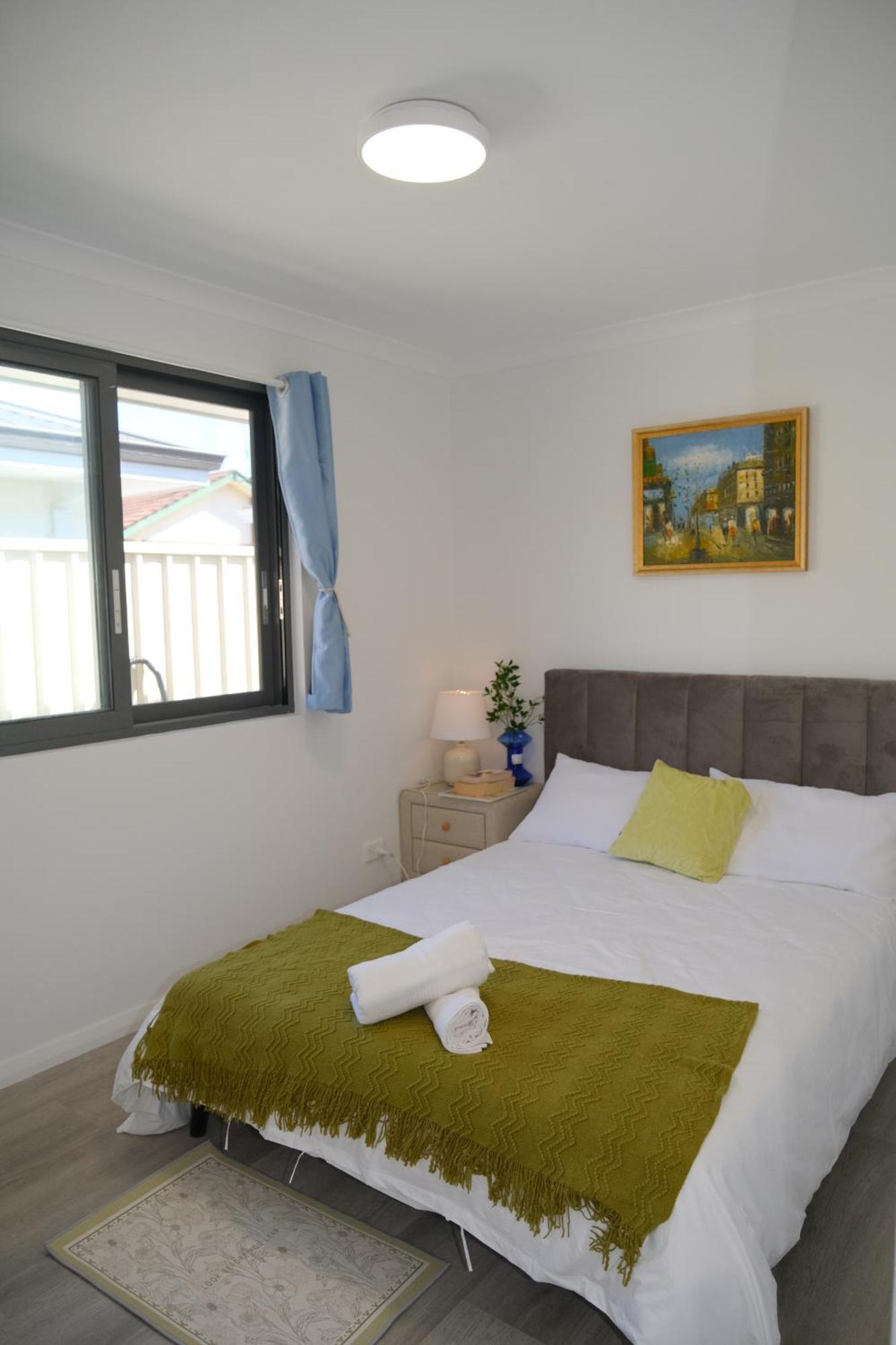 B2 Airport Adjacent - New Amenities & Fast Wi-fi * Perth