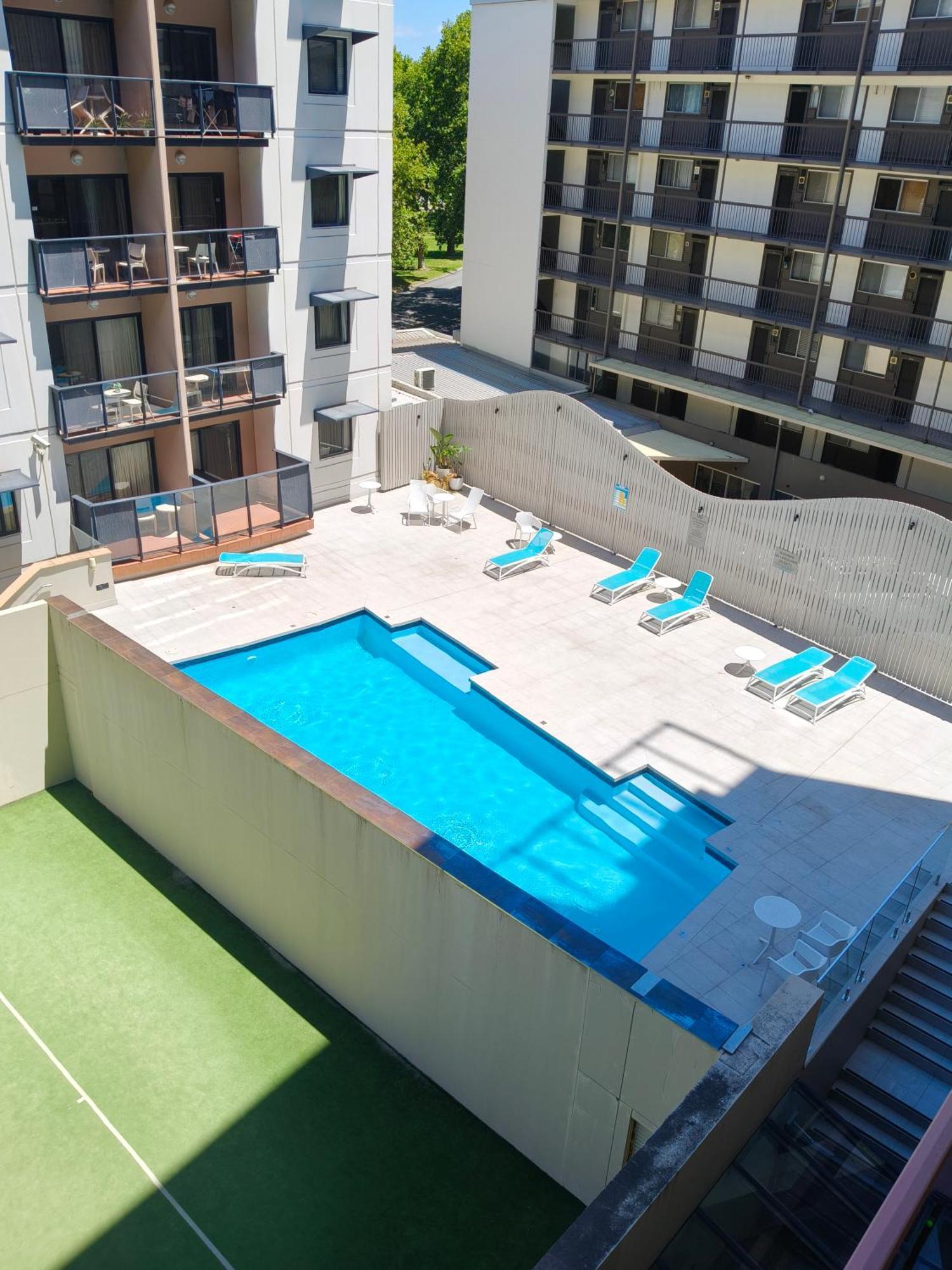 Resort-style Living In Cbd - 2x2 Perth