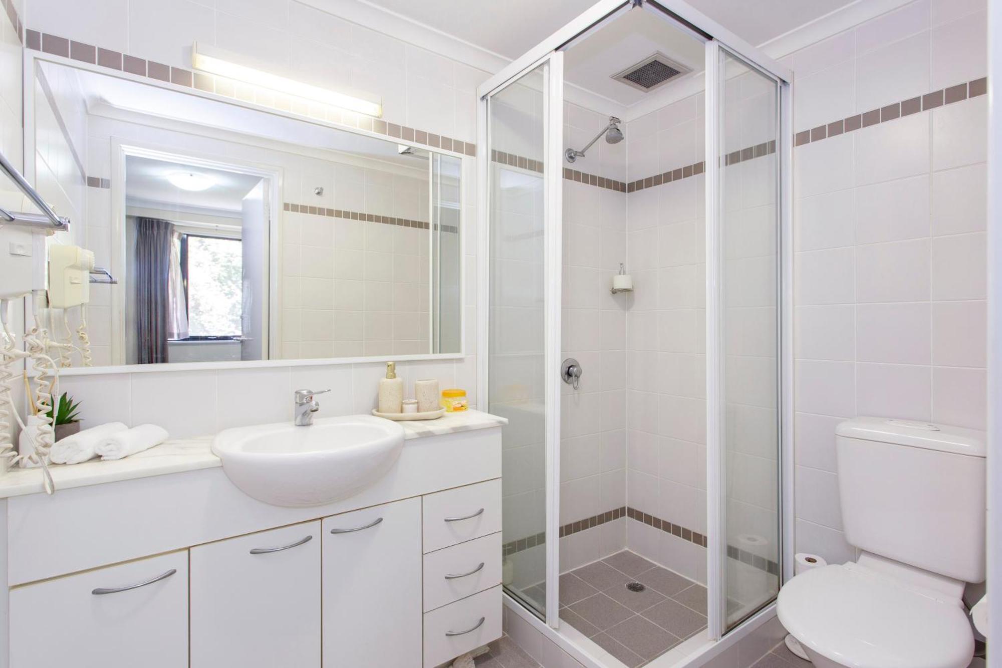 Resort-style Living In Cbd - 2x2