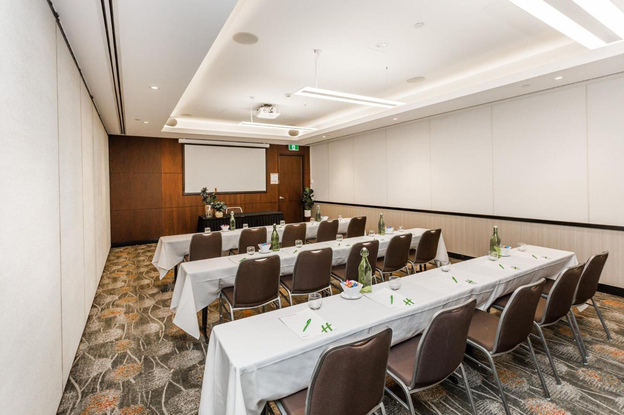 Hotel Centre By Ihg 4*
