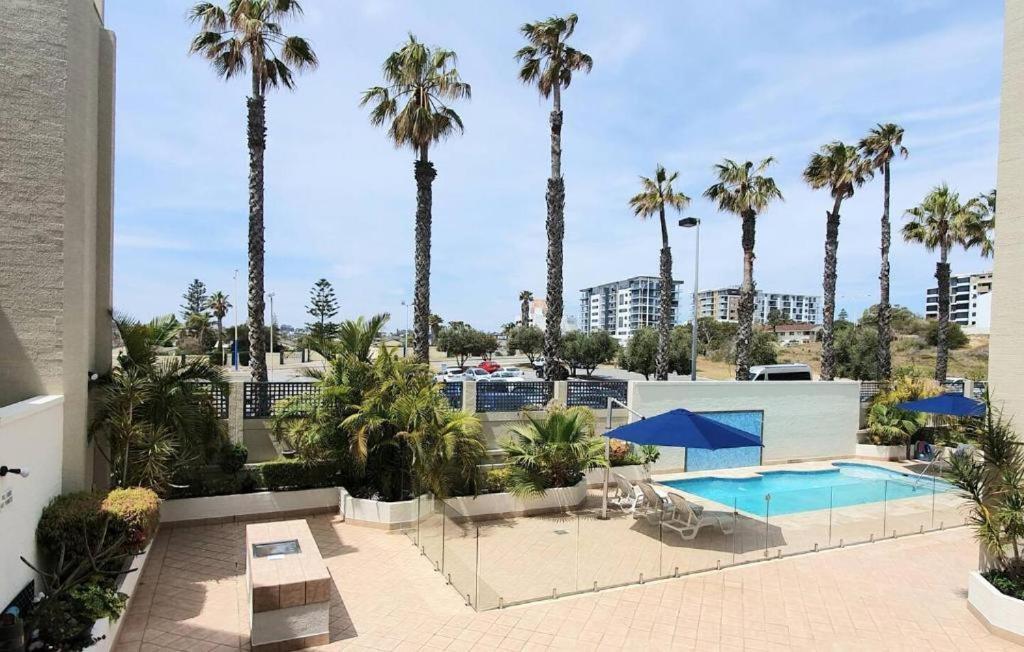 Apartment Clifton On Scarborough - Absolute Beachfront