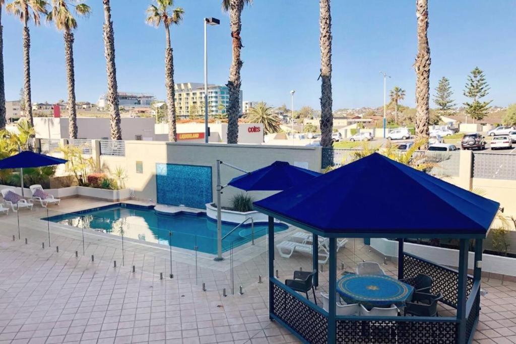 Clifton On Scarborough - Absolute Beachfront Apartment *