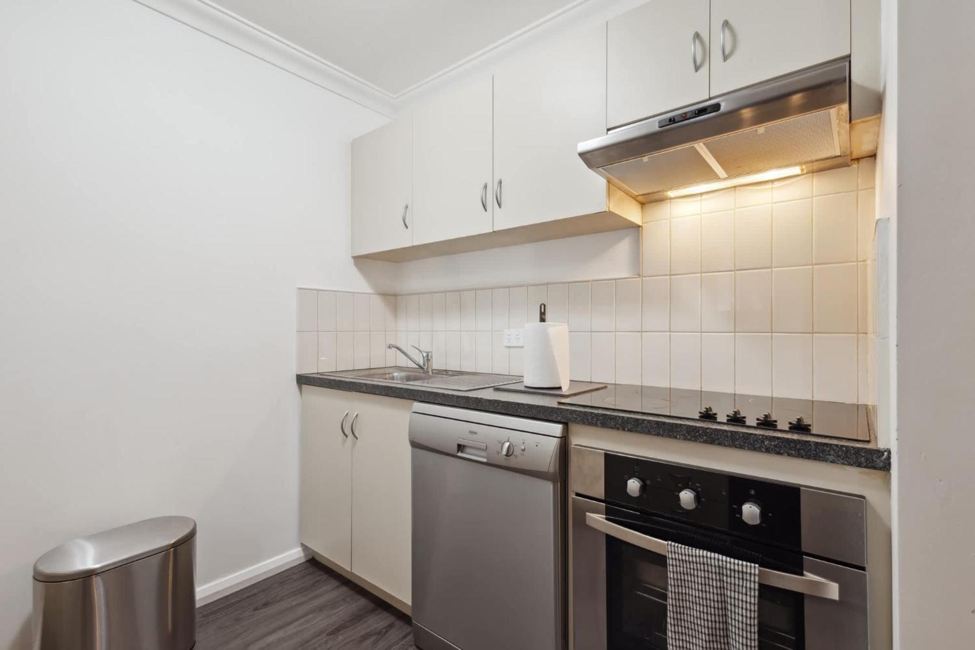 Stylish & Modern 1-bedroom In The Heart Of Northbridge Apartment