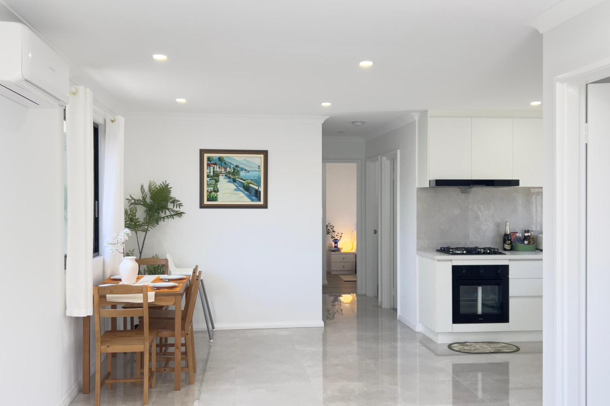 Holiday home B2 Airport Adjacent Home - New Amenities & Fast Wi-Fi