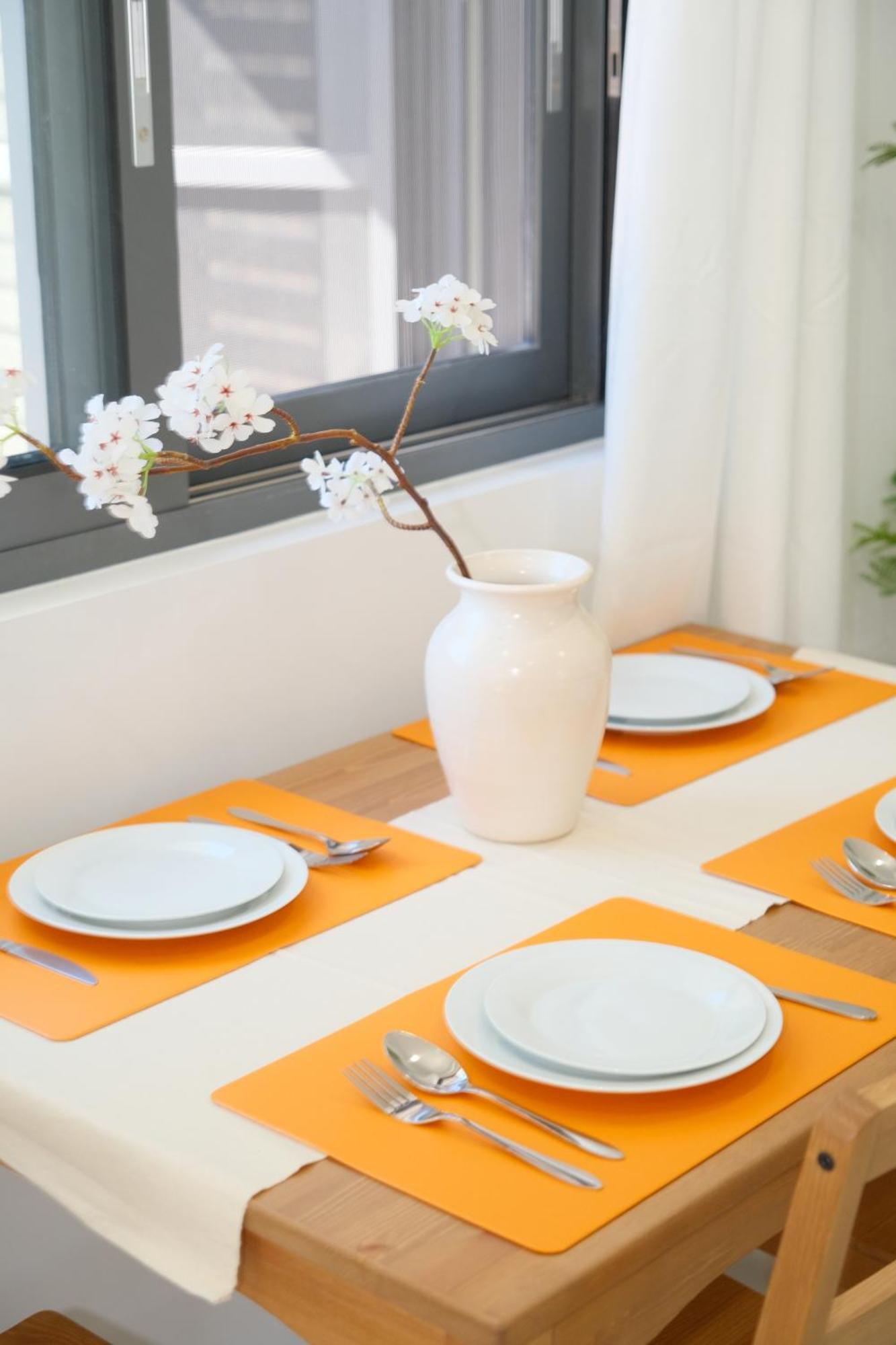 B2 Airport Adjacent Home - New Amenities & Fast Wi-Fi *